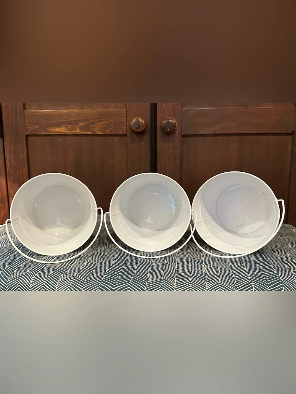 Set of 3 metal buckets with handles • white